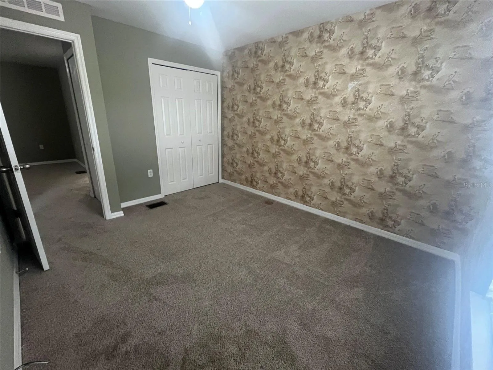Baseball Wallpaper in 3rd Bedroom.