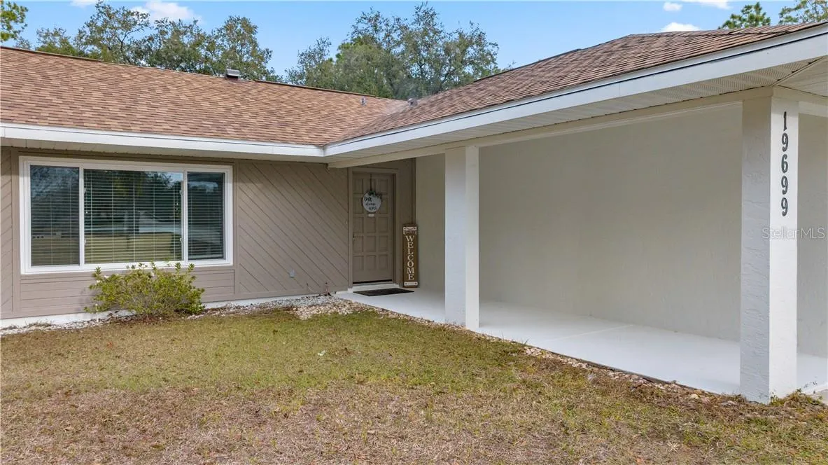 Covered entry way