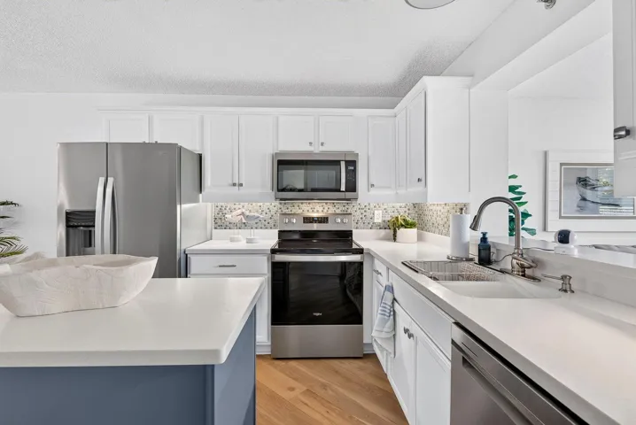 Large update Beautiful Bright Kitchen