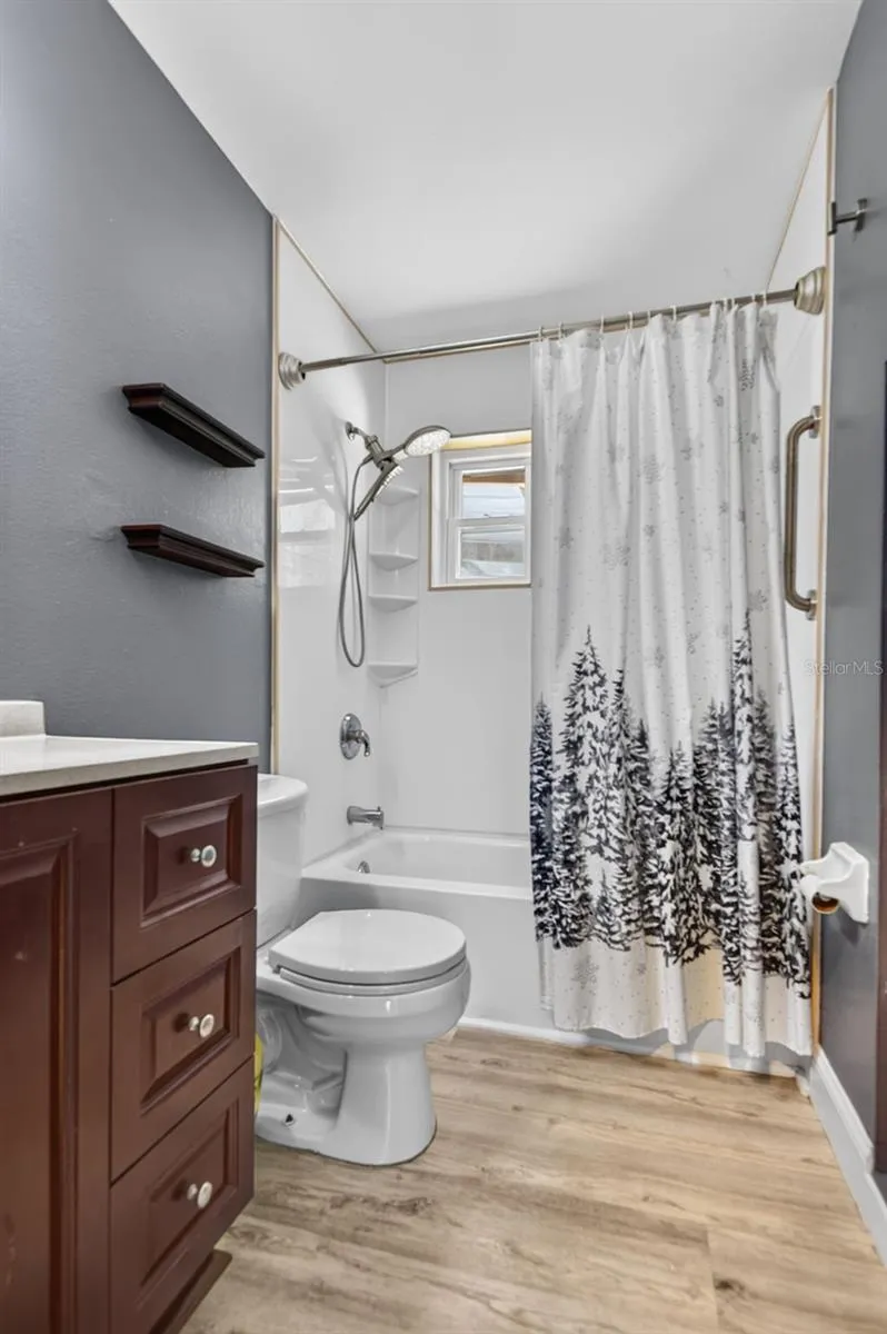Full Bathroom