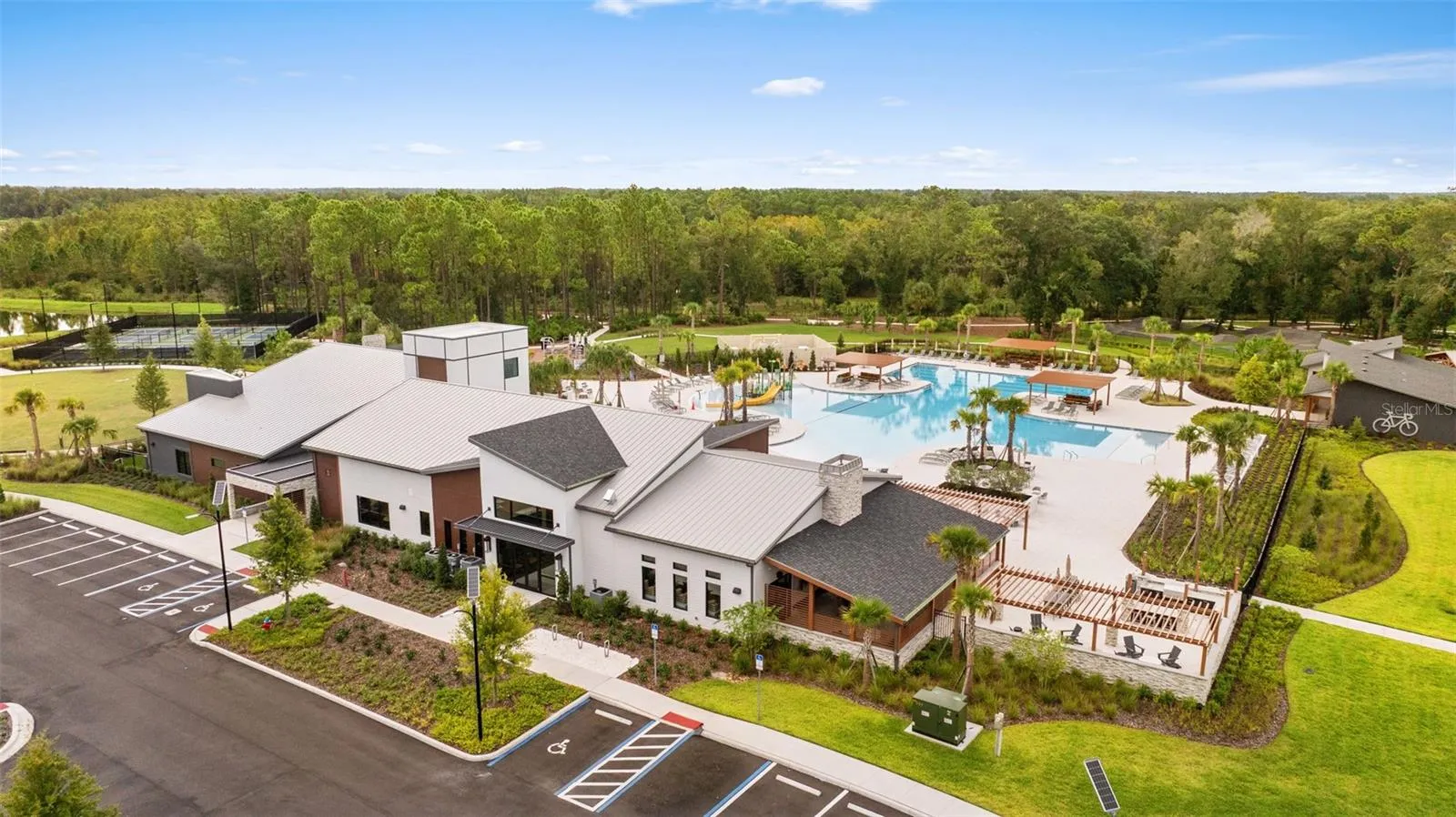 New Clubhouse- Walkable from the house