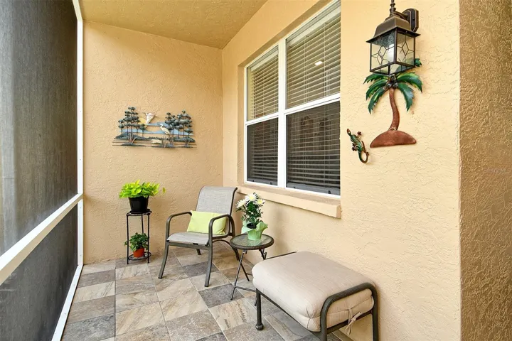 Front Lanai