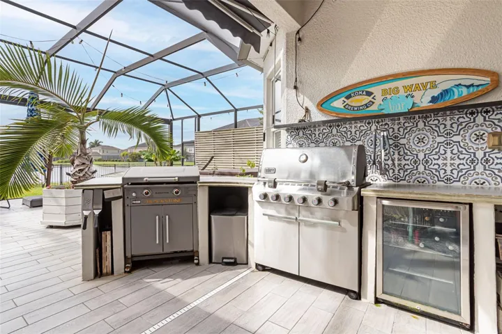 Take your outdoor entertaining to the next level with a kitchen and BBQ grill.