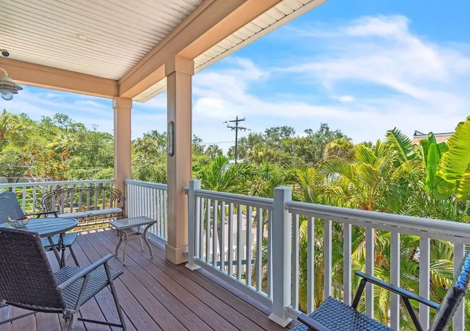 Balcony deck