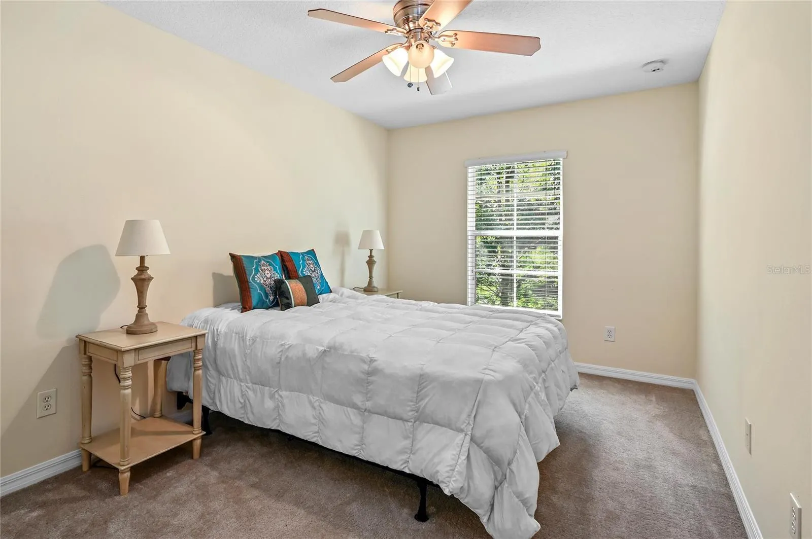 nice sized 2nd bedroom
