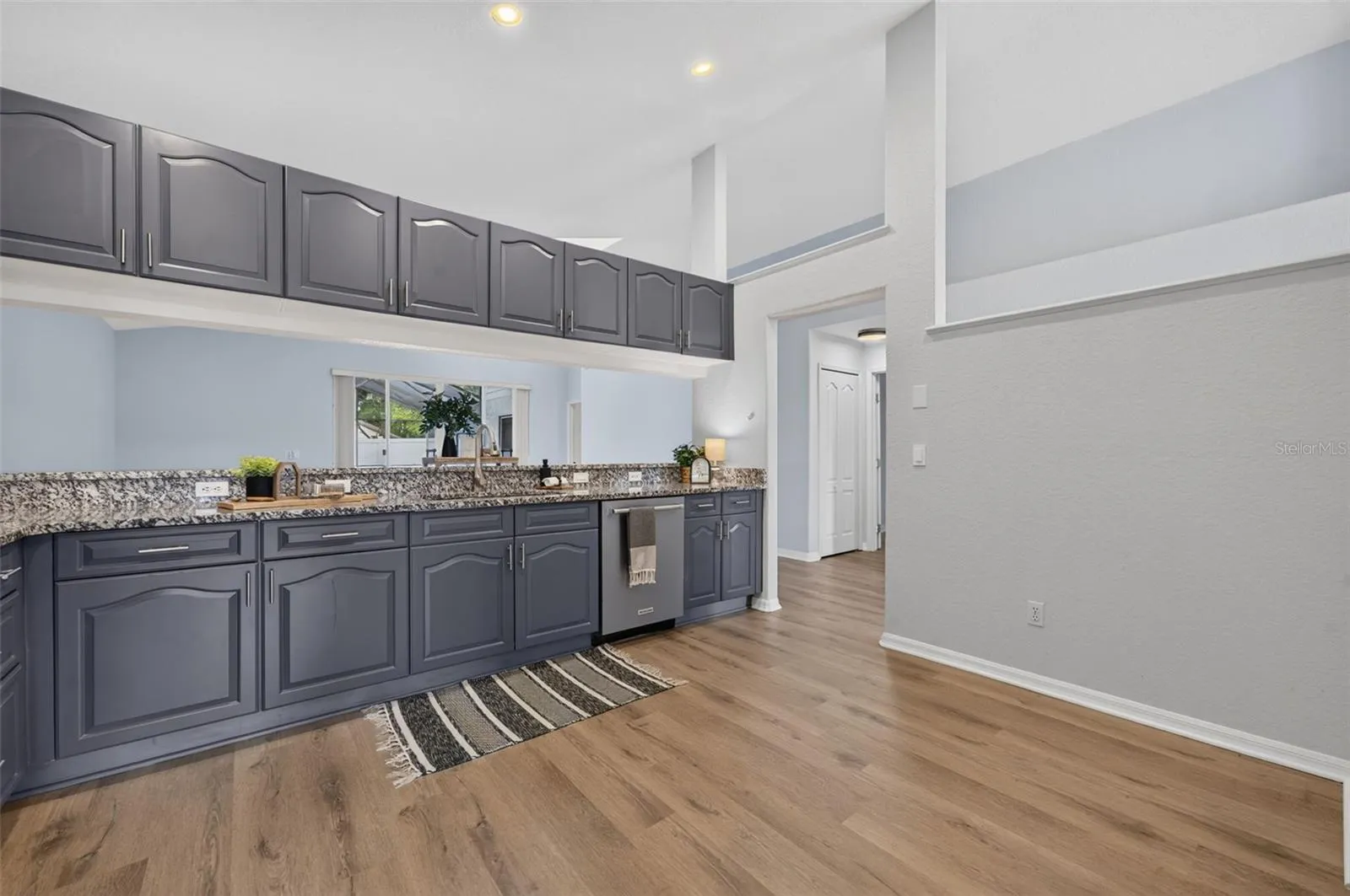 Vacant kitchen