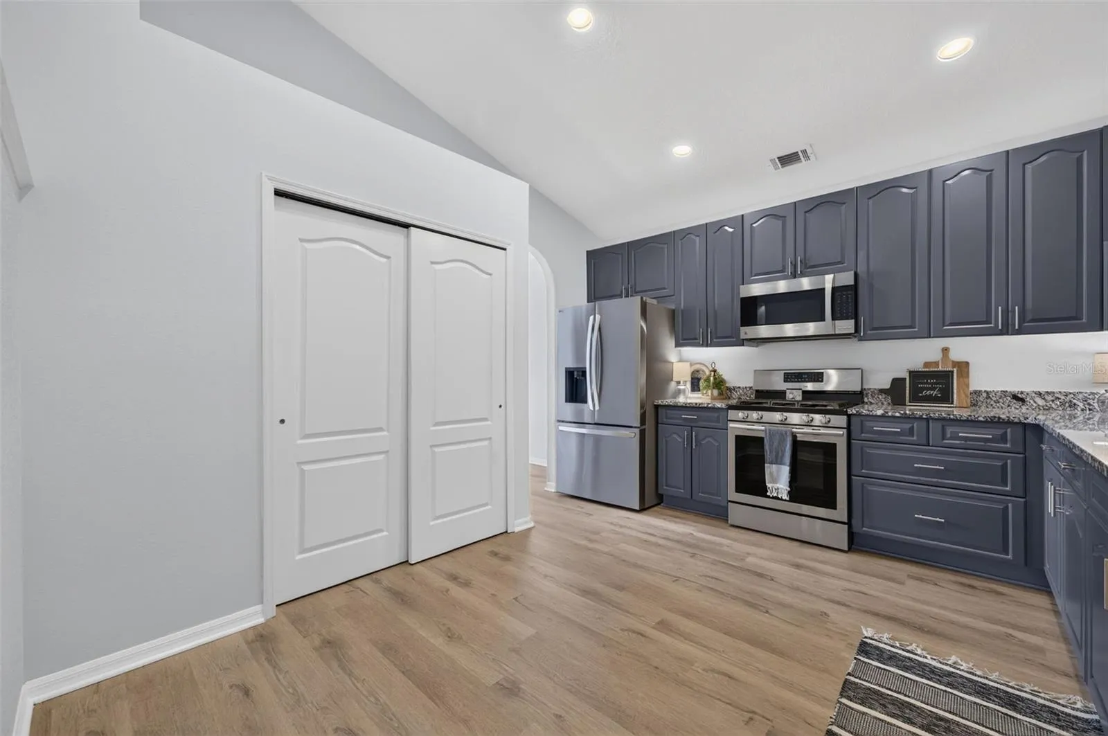 Vacant kitchen
