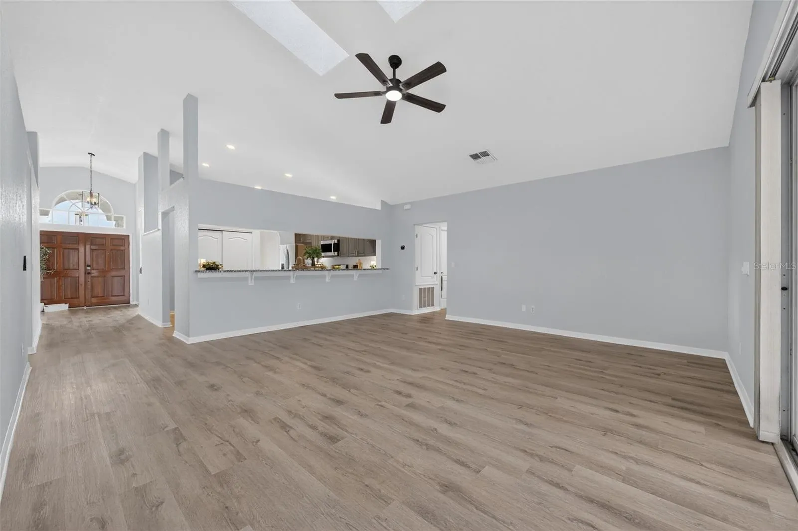 Vacant family room