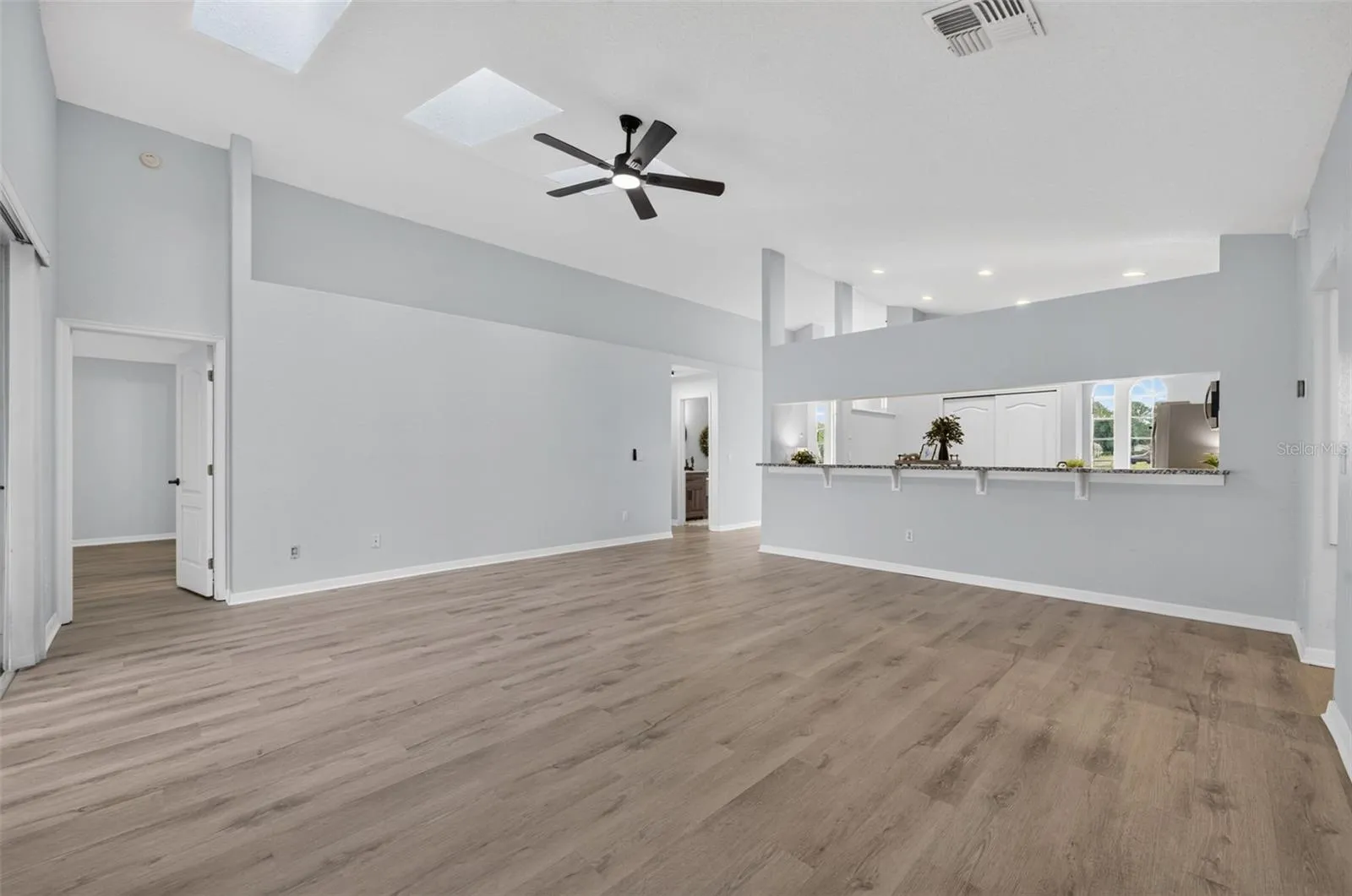 Vacant family room