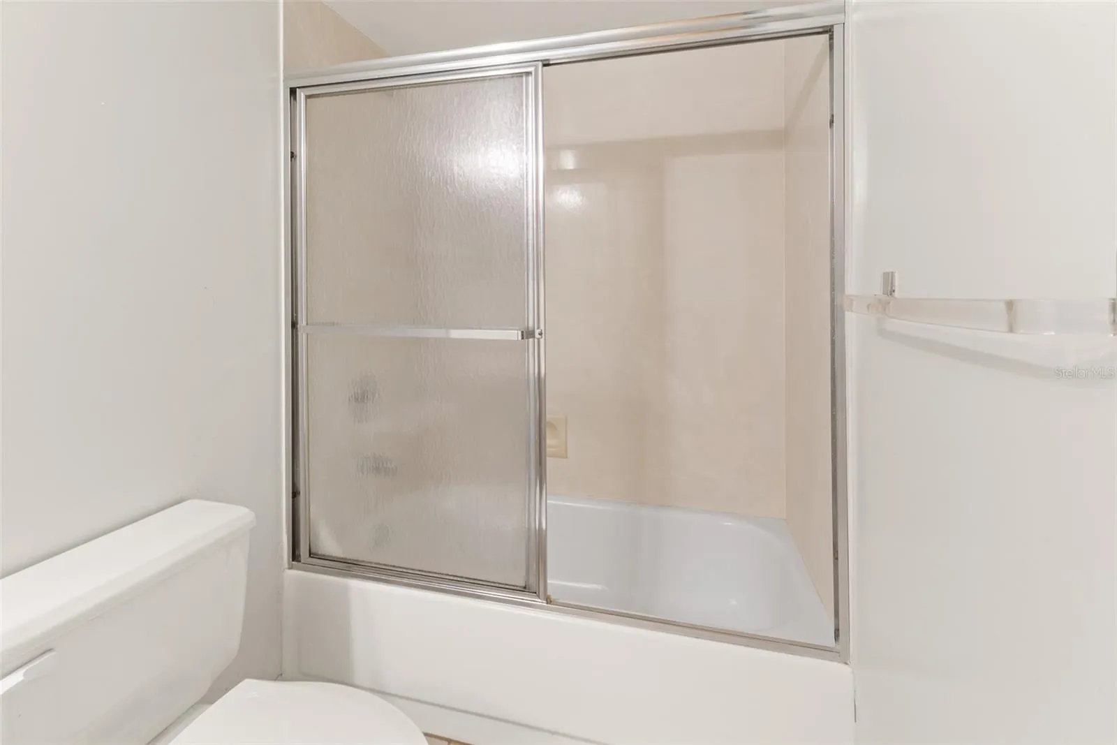 Tub with Shower
