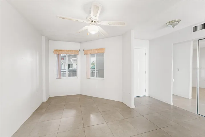 Flex Space/Breakfast Nook