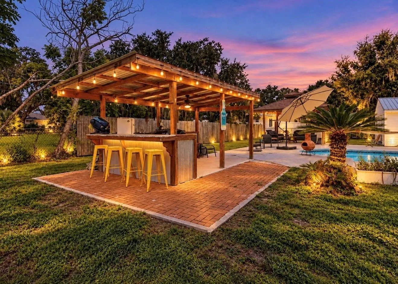 Outdoor kitchen