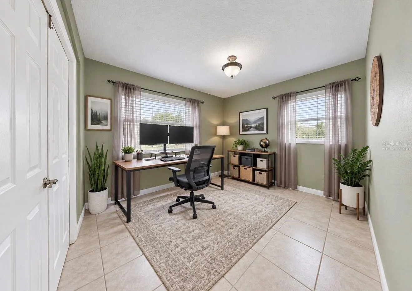 Office Virtually staged
