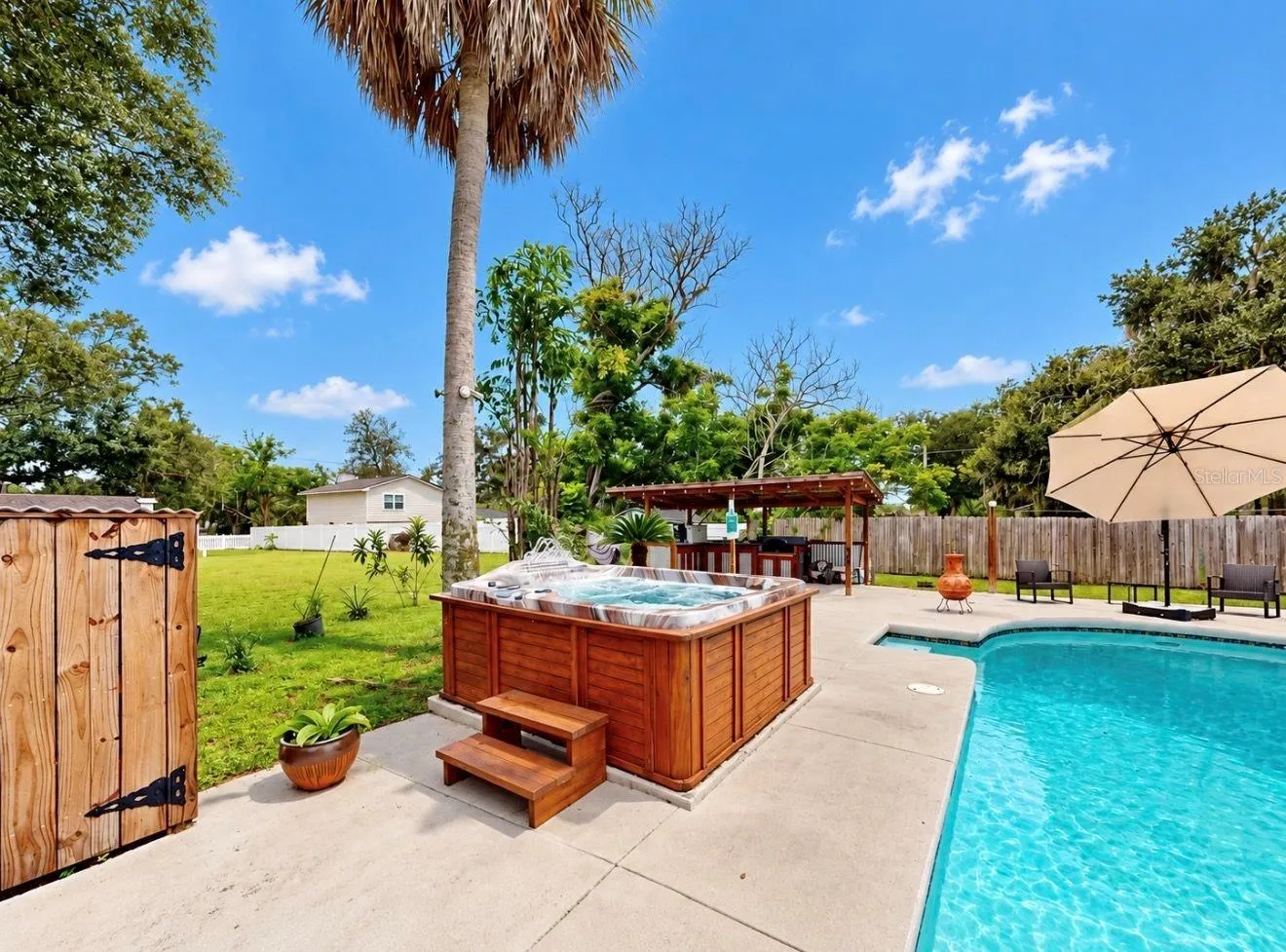 Hot tub-6 seater