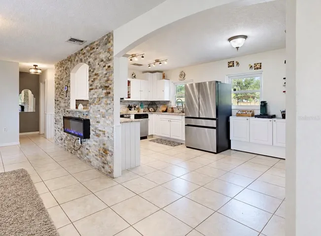 Kitchen-dining combo
