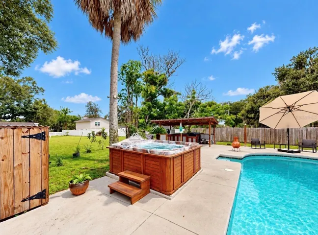 Hot tub-6 seater