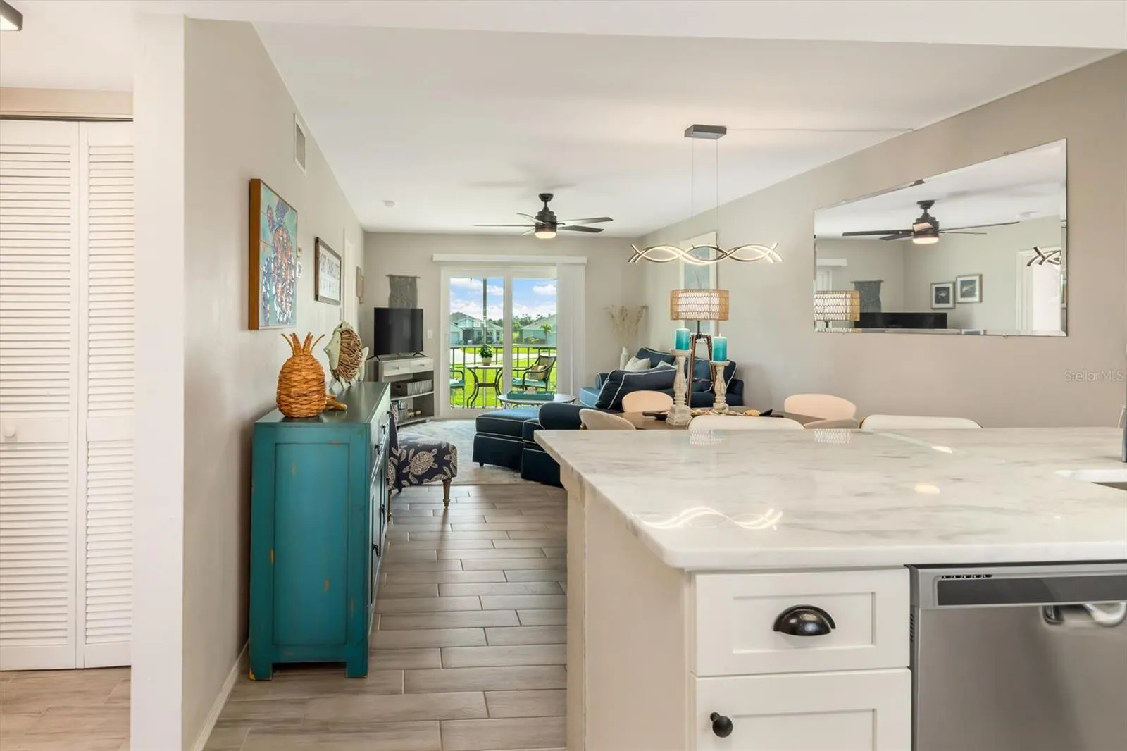 SOLID WOOD SOFT CLOSE CABINETS