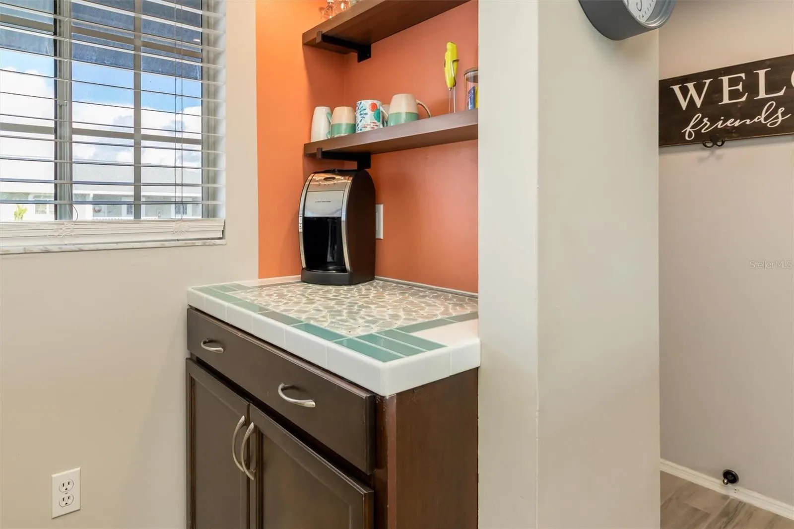SOLID WOOD SOFT CLOSE BEVERAGE AREA