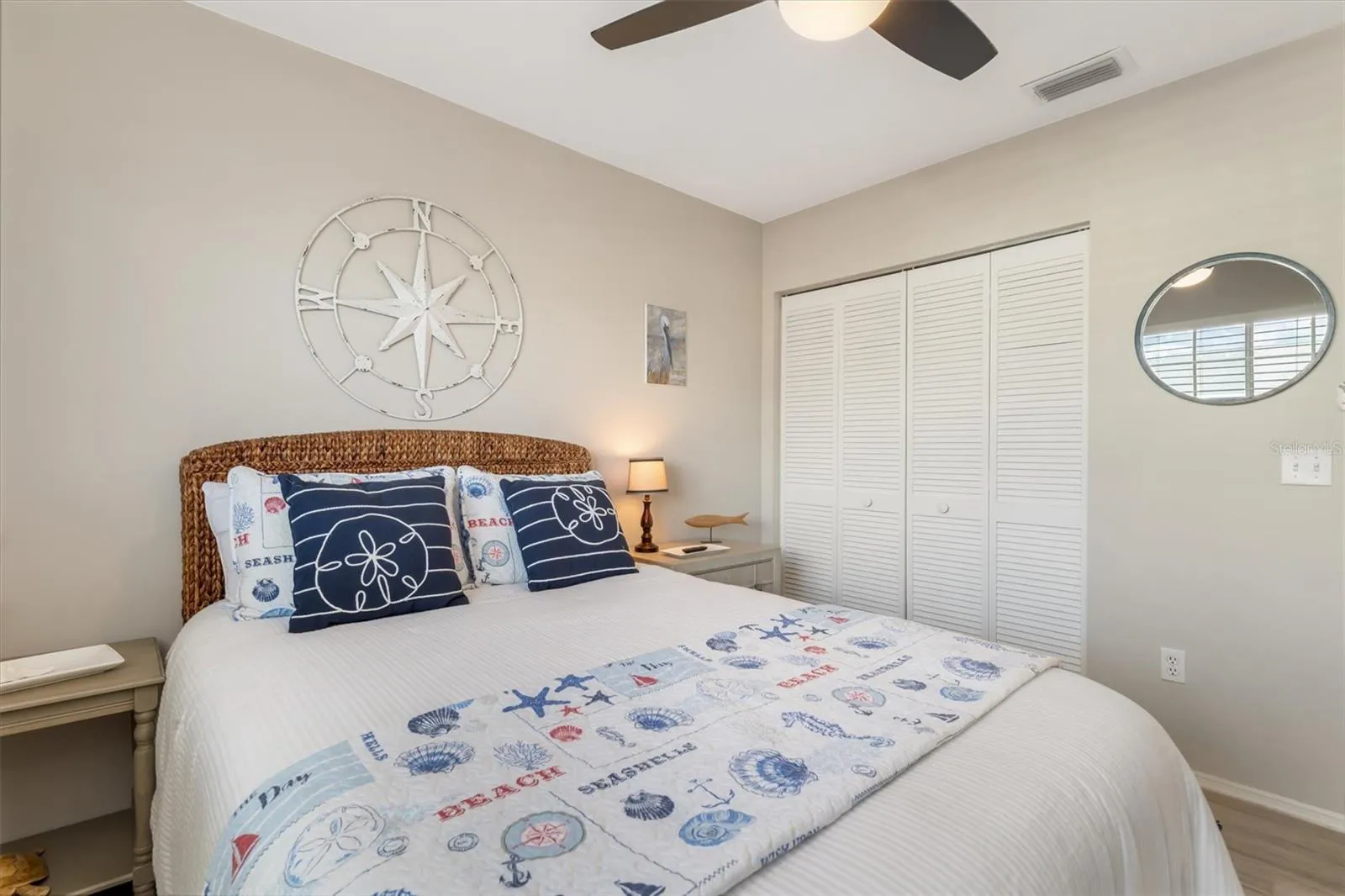 ACCOMODATES A QUEEN BED WITH LARGE CLOSET