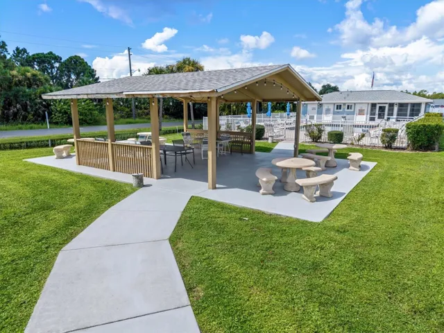 LOVELAND COURTYARD SHARED AMENITIES