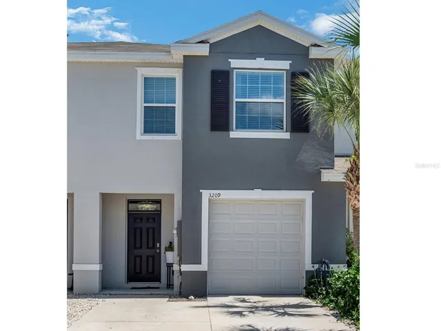 3-bedroom, 2½-bath townhome in the gated community of The District.