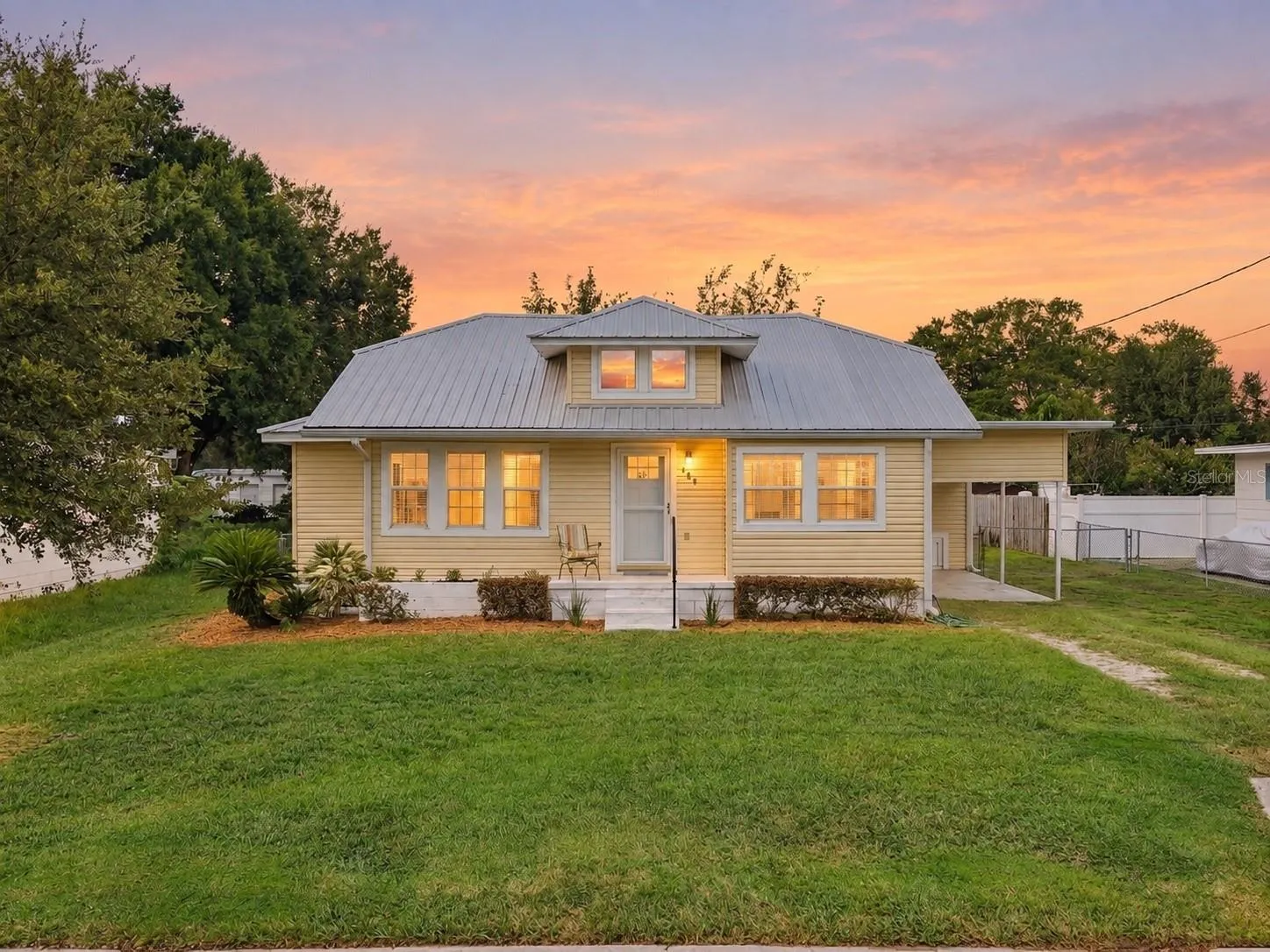 325 W Newell Street Sunset