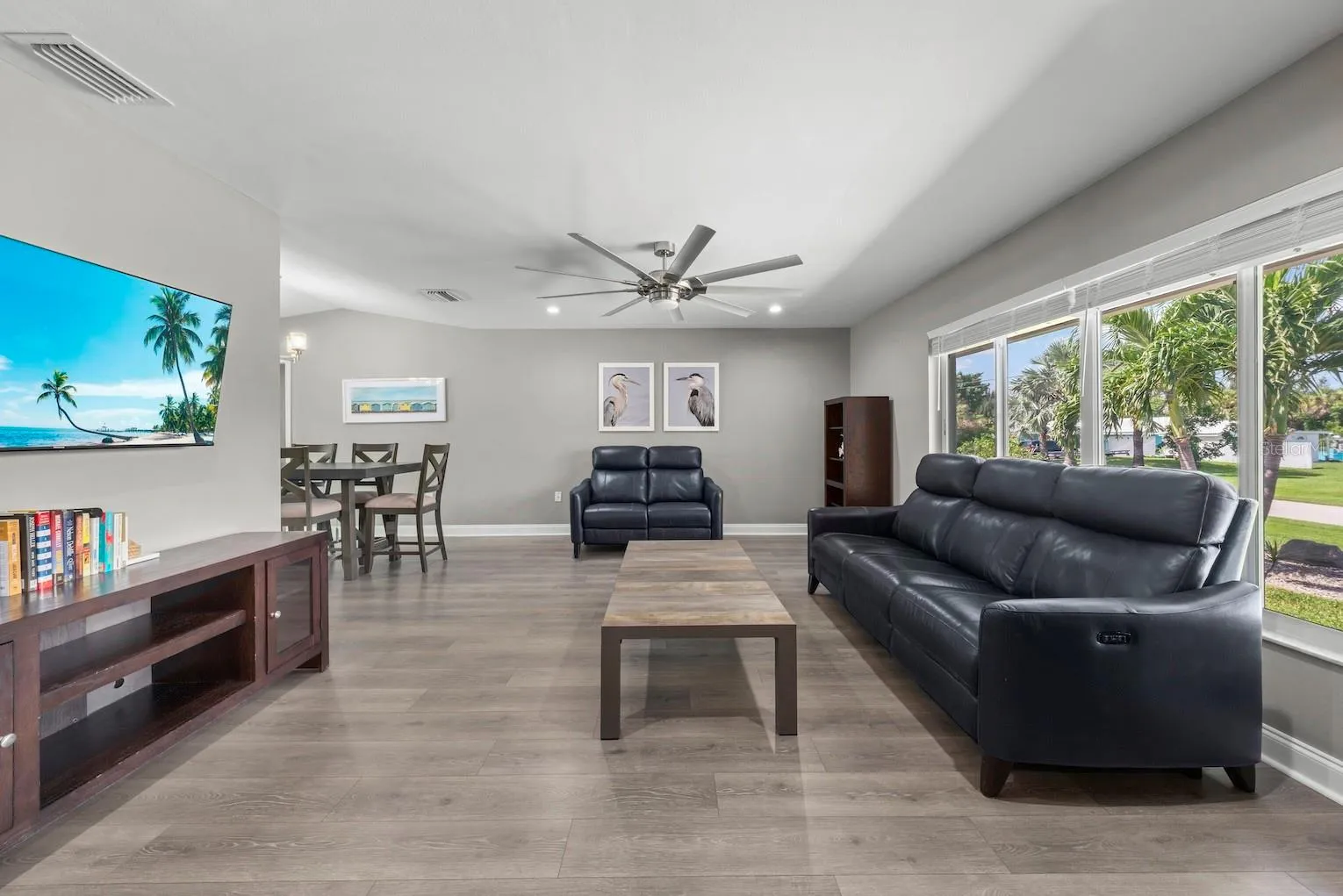 Front living room cont.