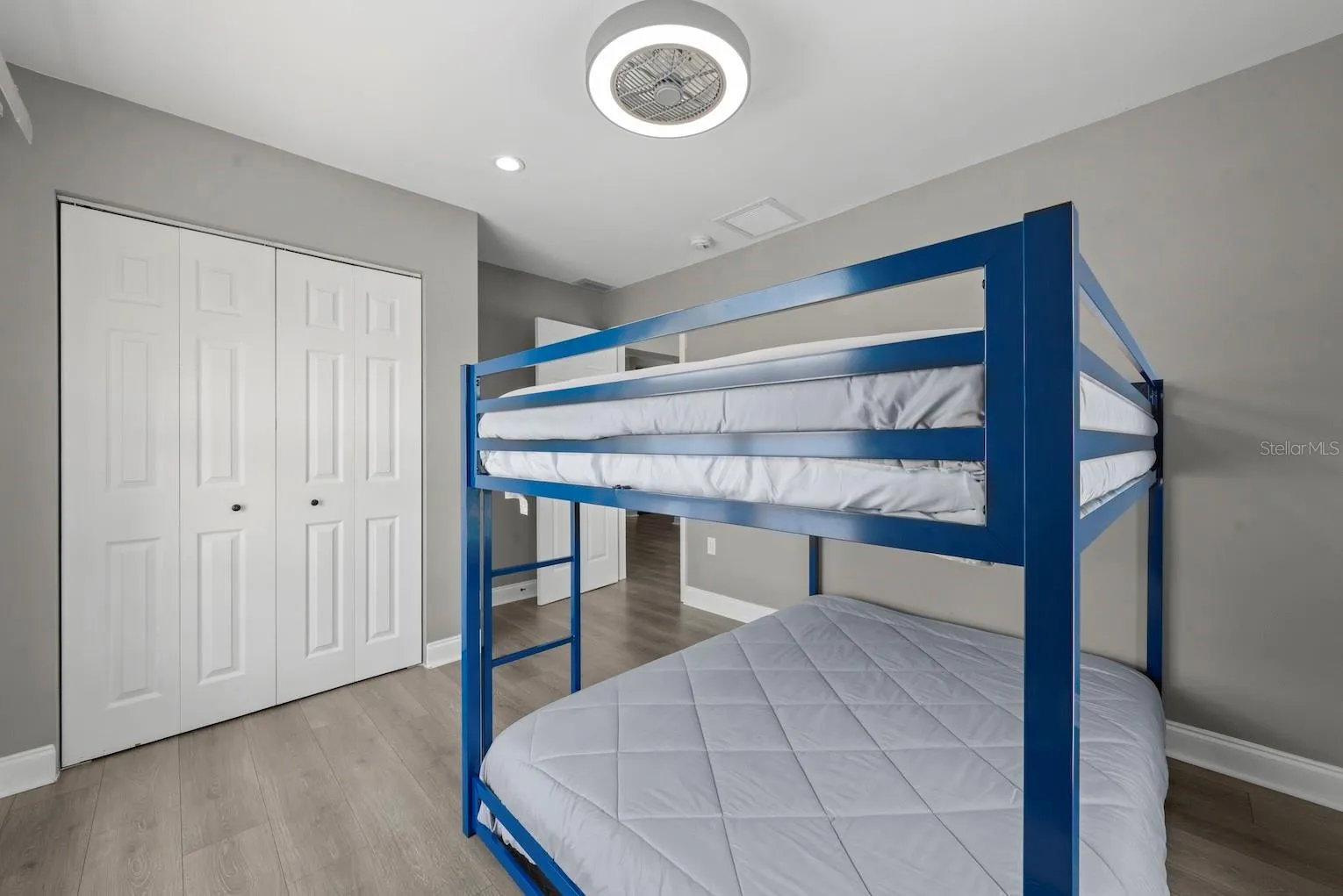 Guest bedroom 2 cont.