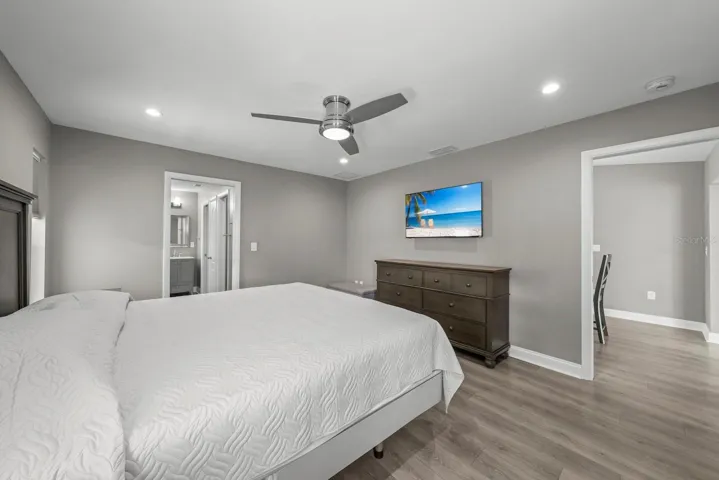 Primary bedroom cont.