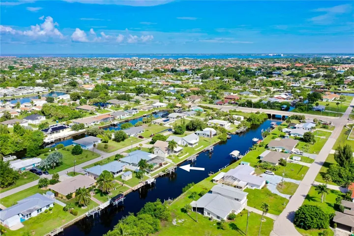 Illustrating canal water ways behind the home leading to Gulf.