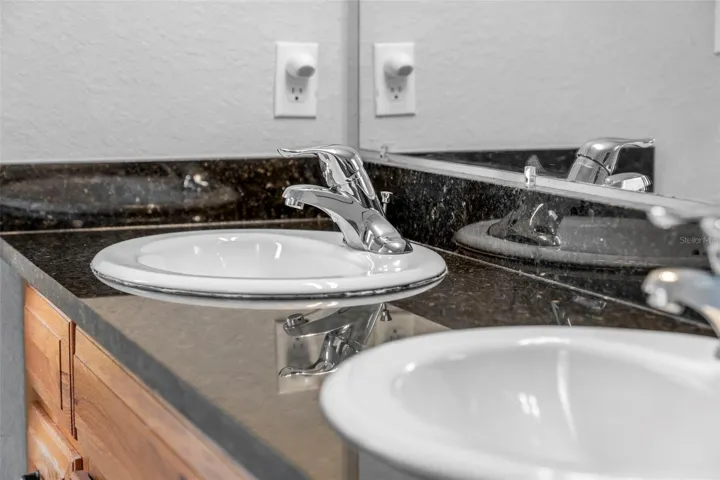 Dual Sinks