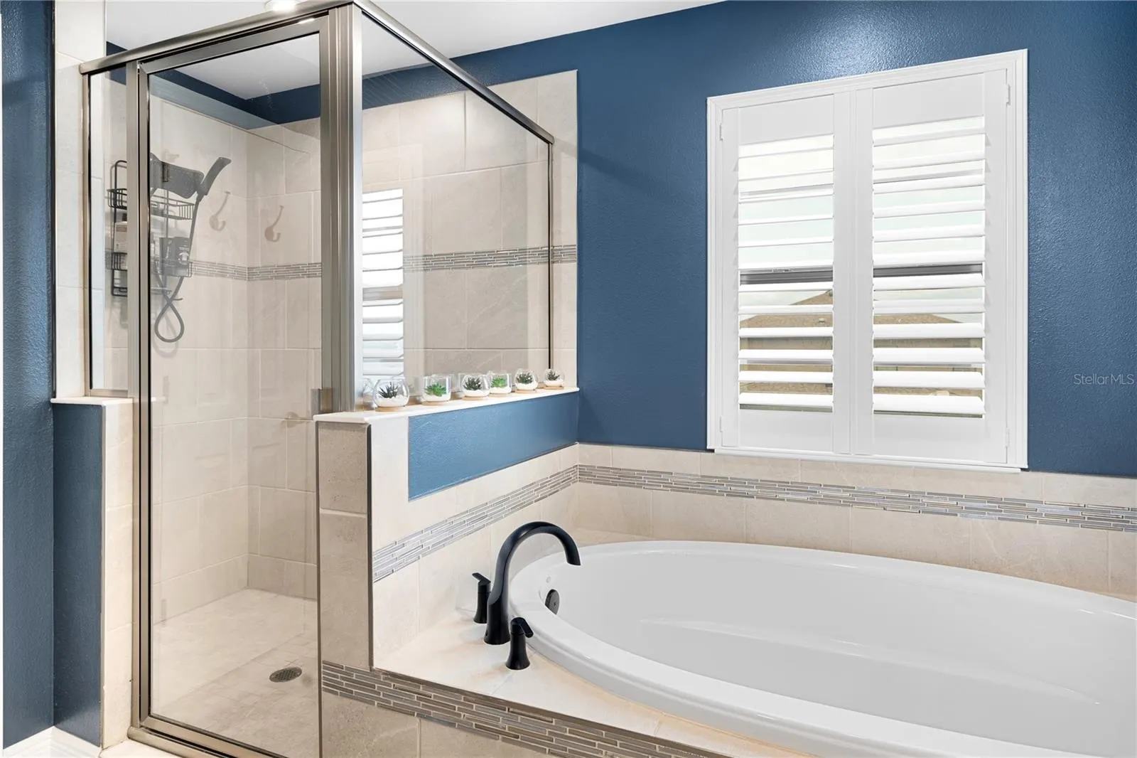 Soaking tub in primary ensuite