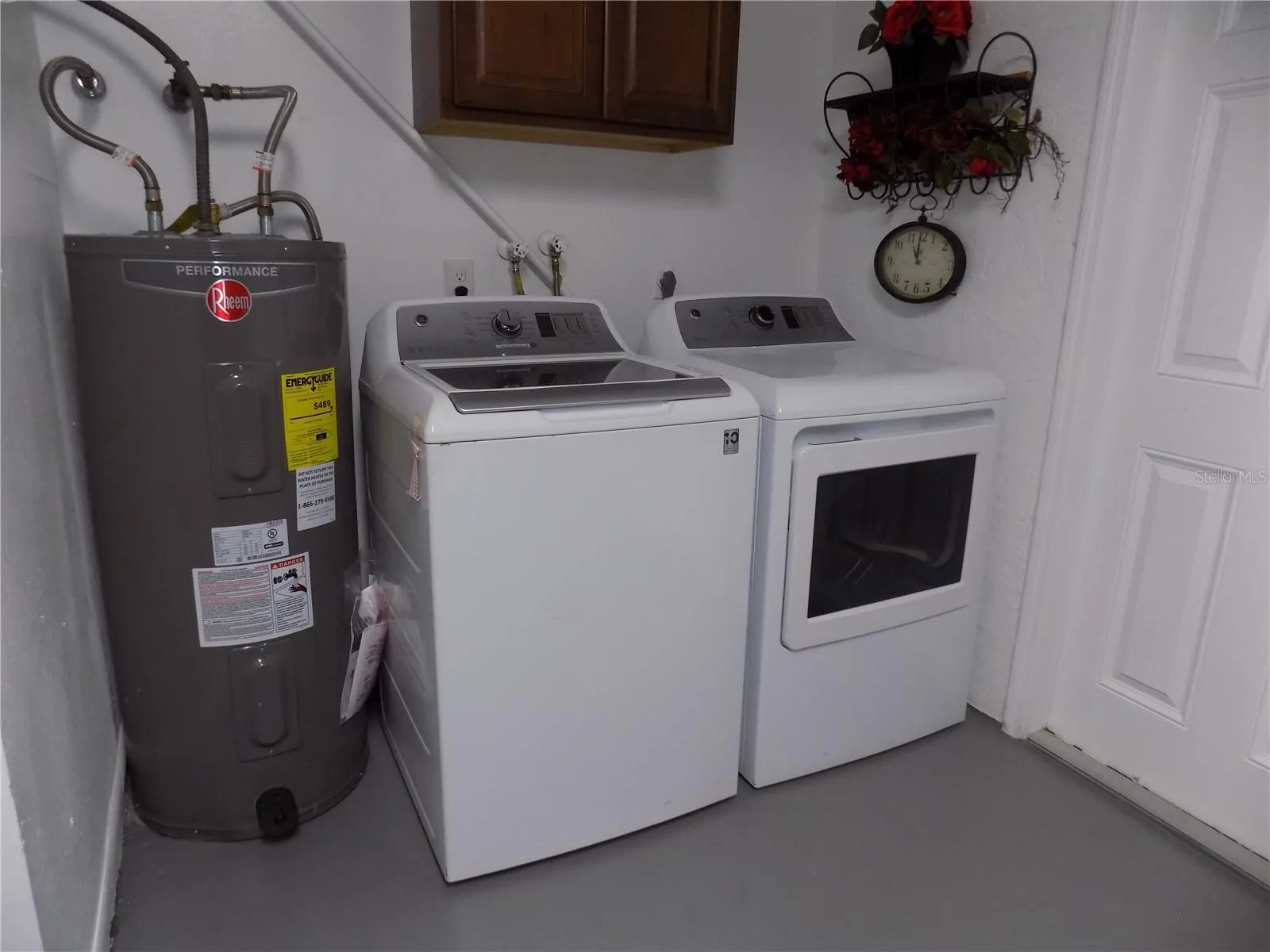 Washer, Dryer &amp; Hot Water heater, in garage