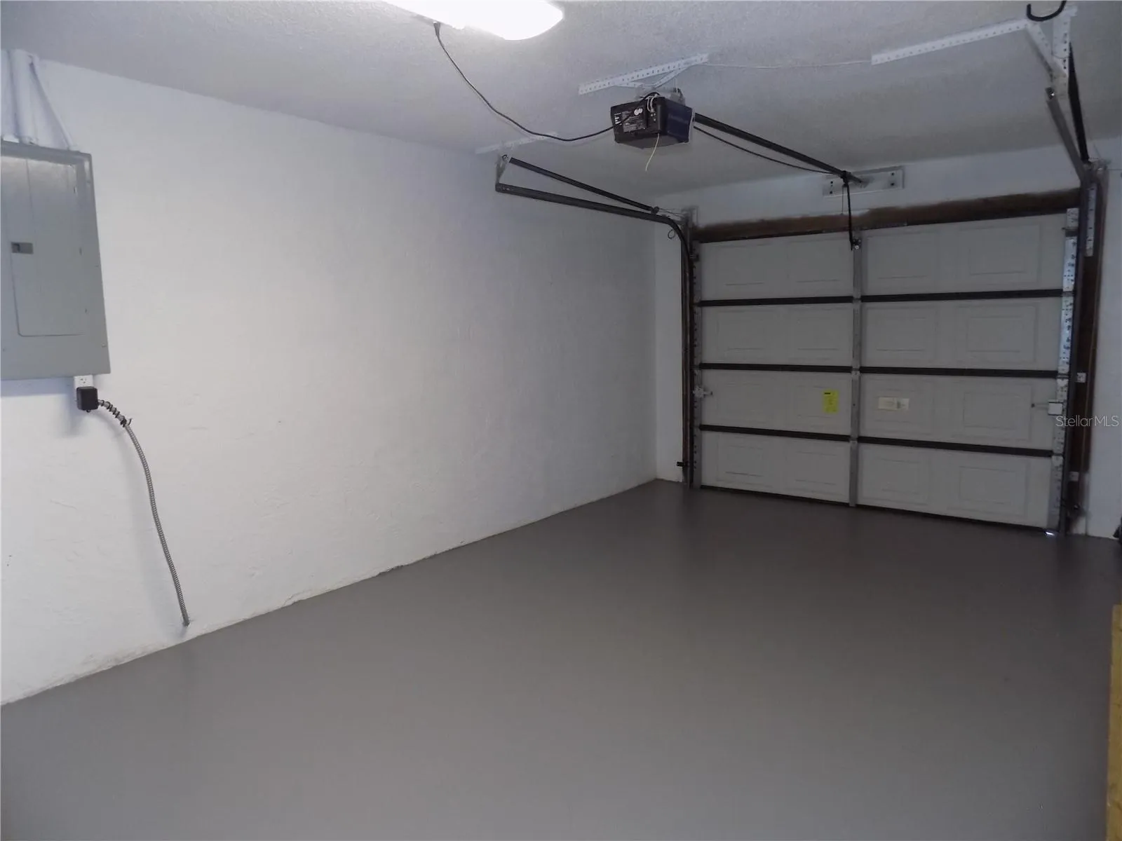 1 car attached garage, with door opener