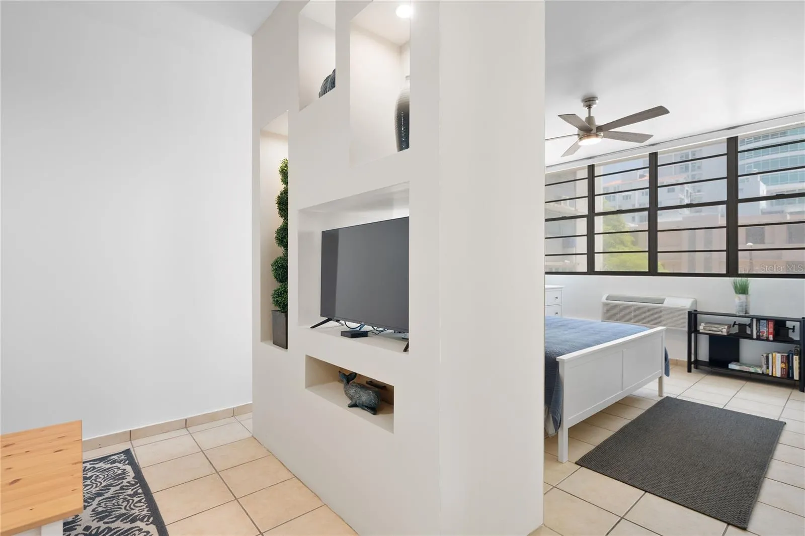 Living and sleeping area