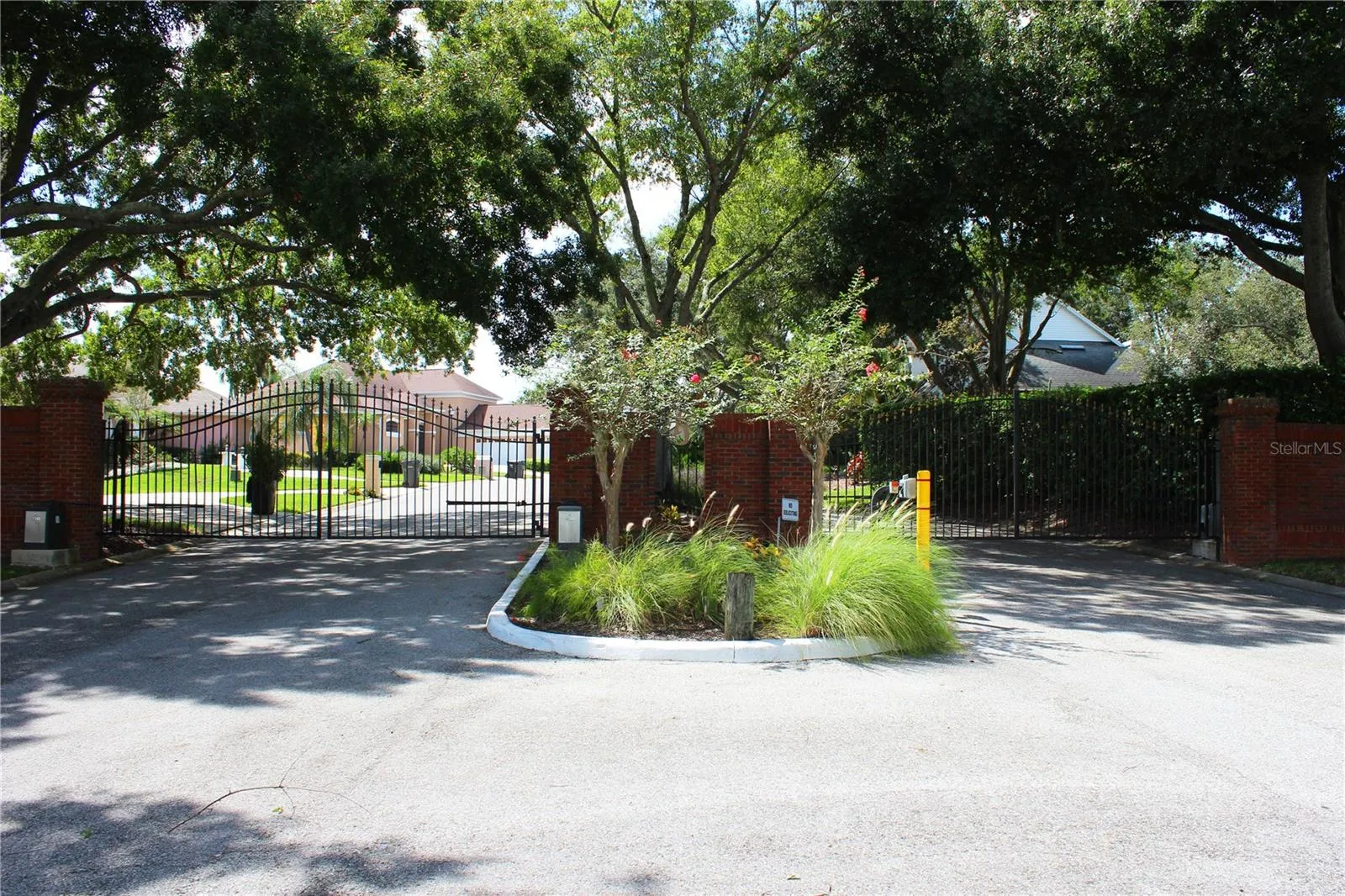 Community gate