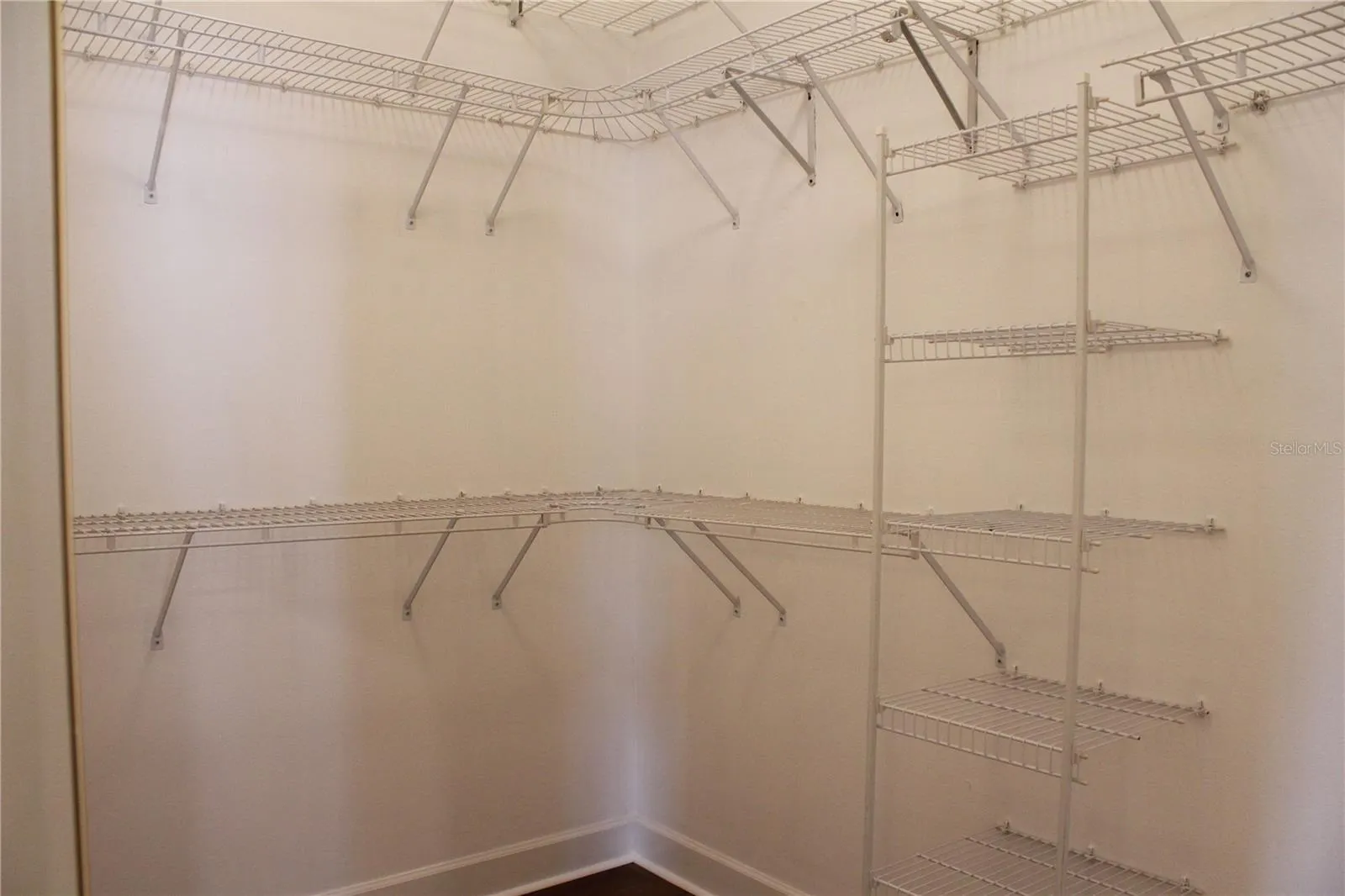 Master closet 2