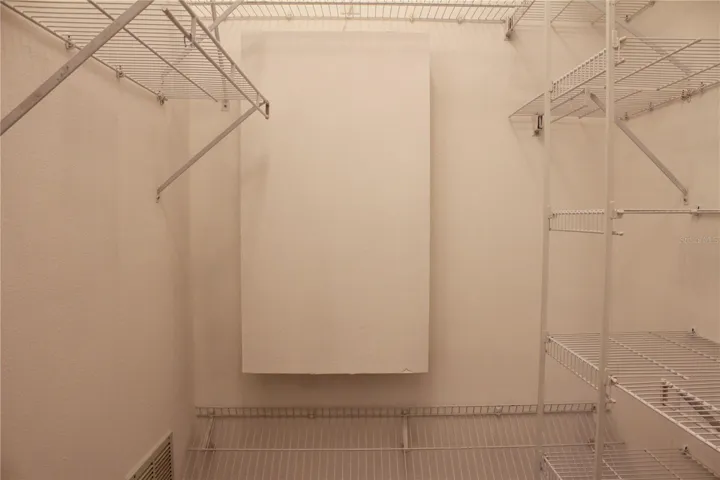 Master closet 1