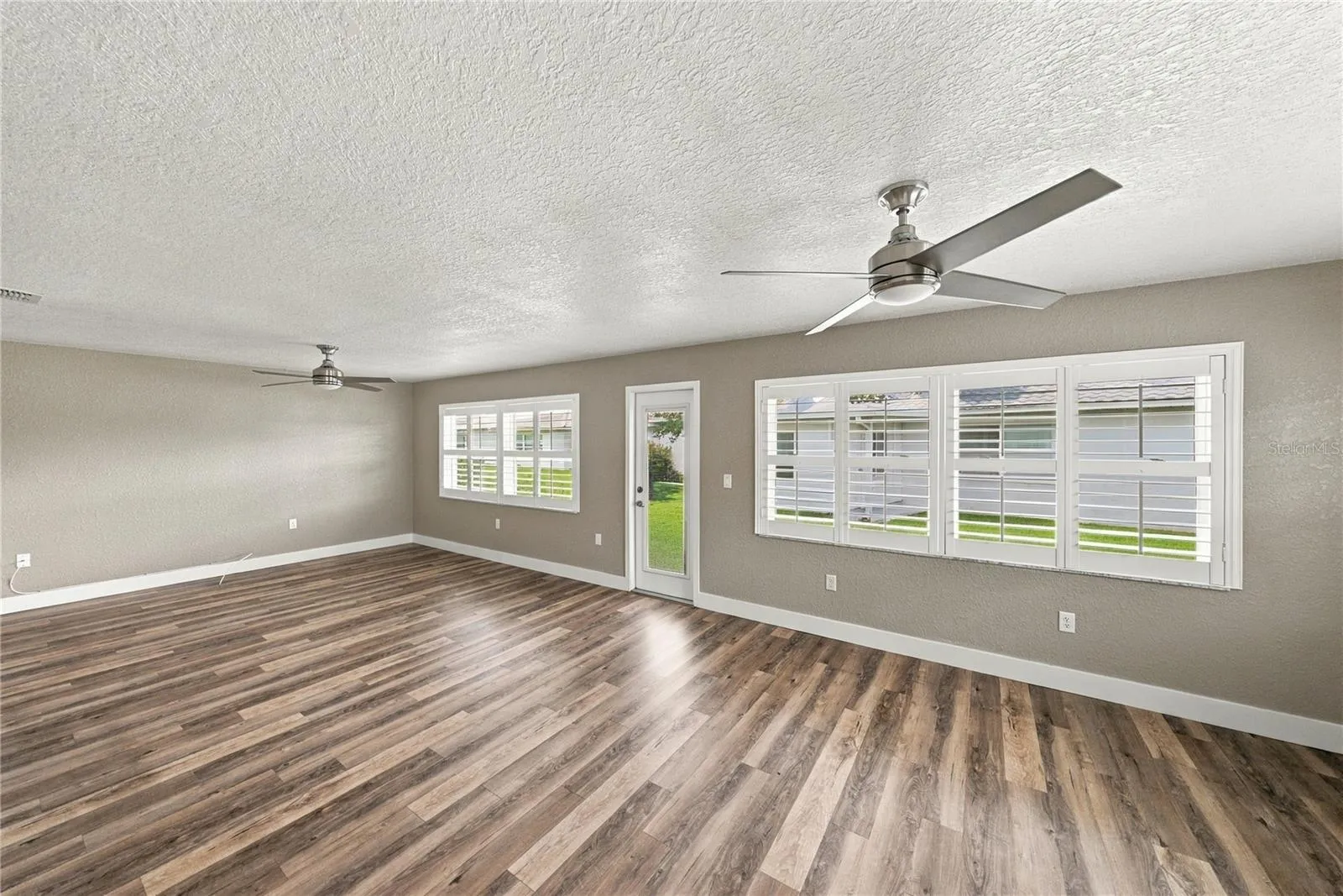 Light and Bright Family Room