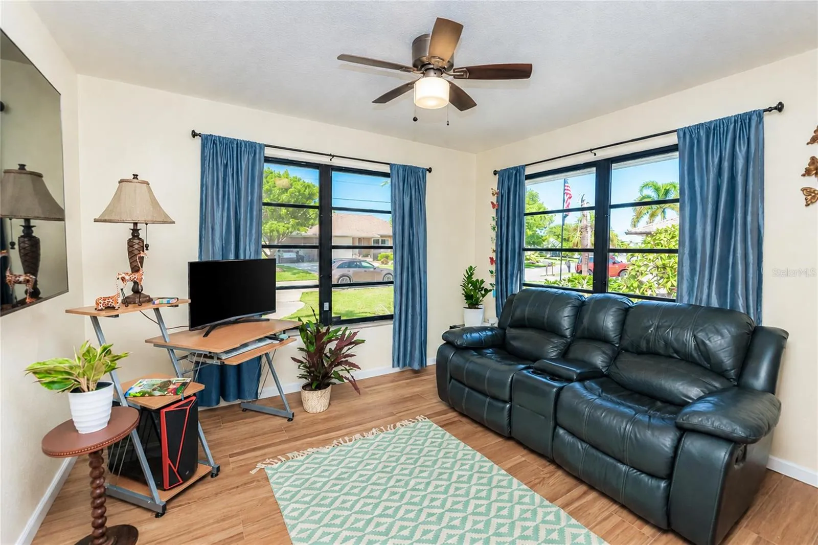 GUEST ROOM 1