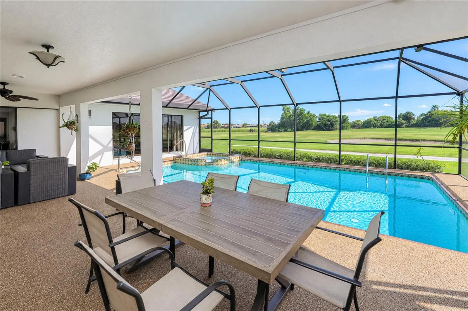 COVERED LANAI
