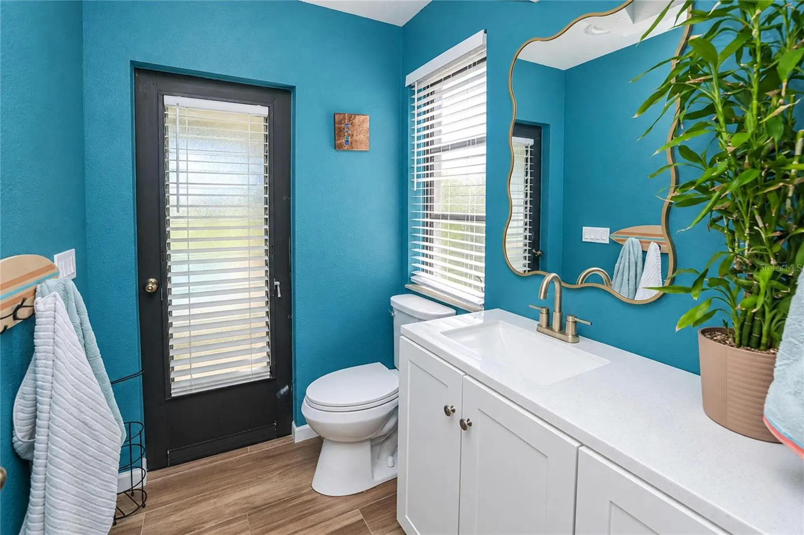 HALF BATH/POOL BATH