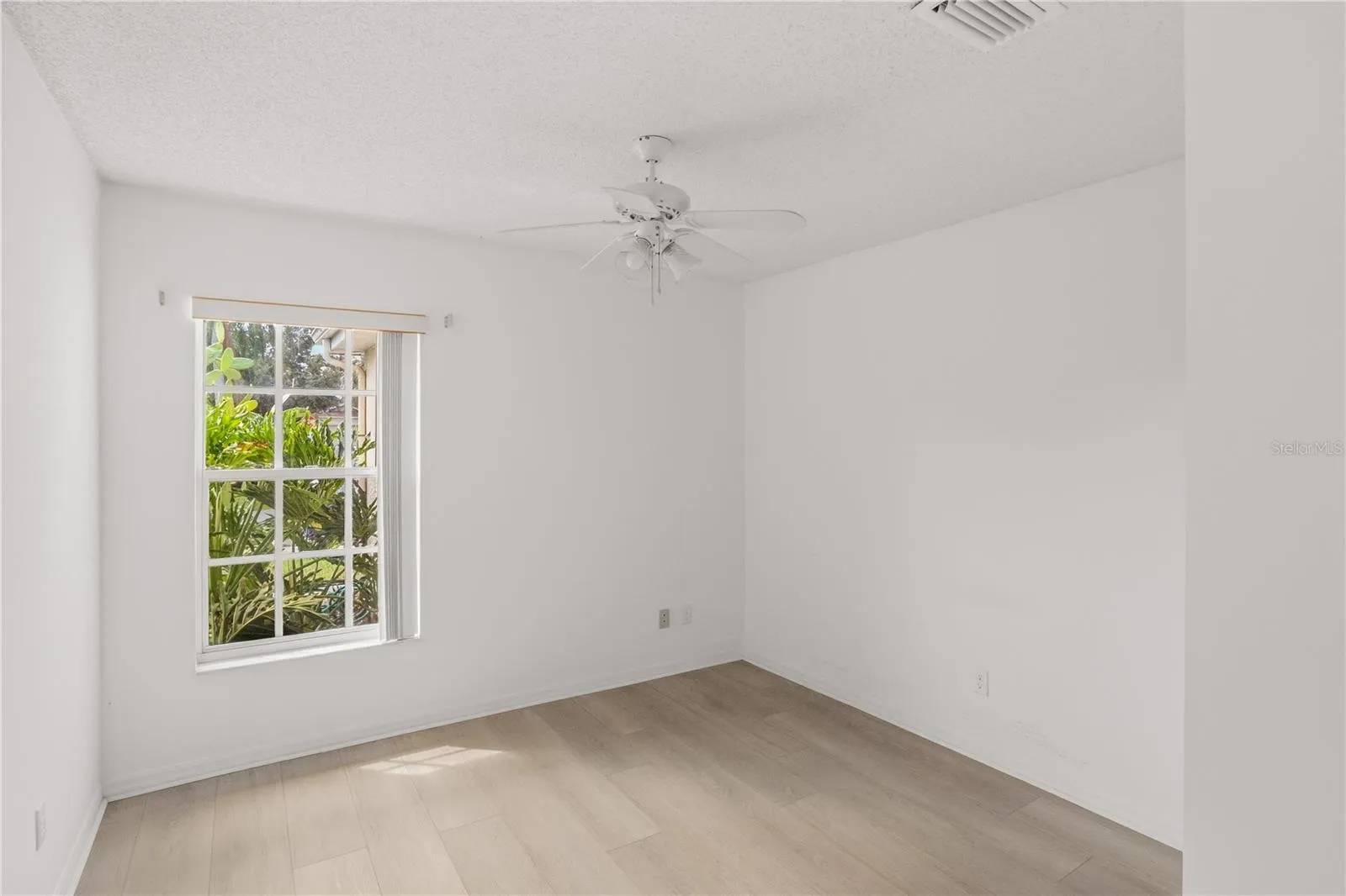 Comfortable front bedroom