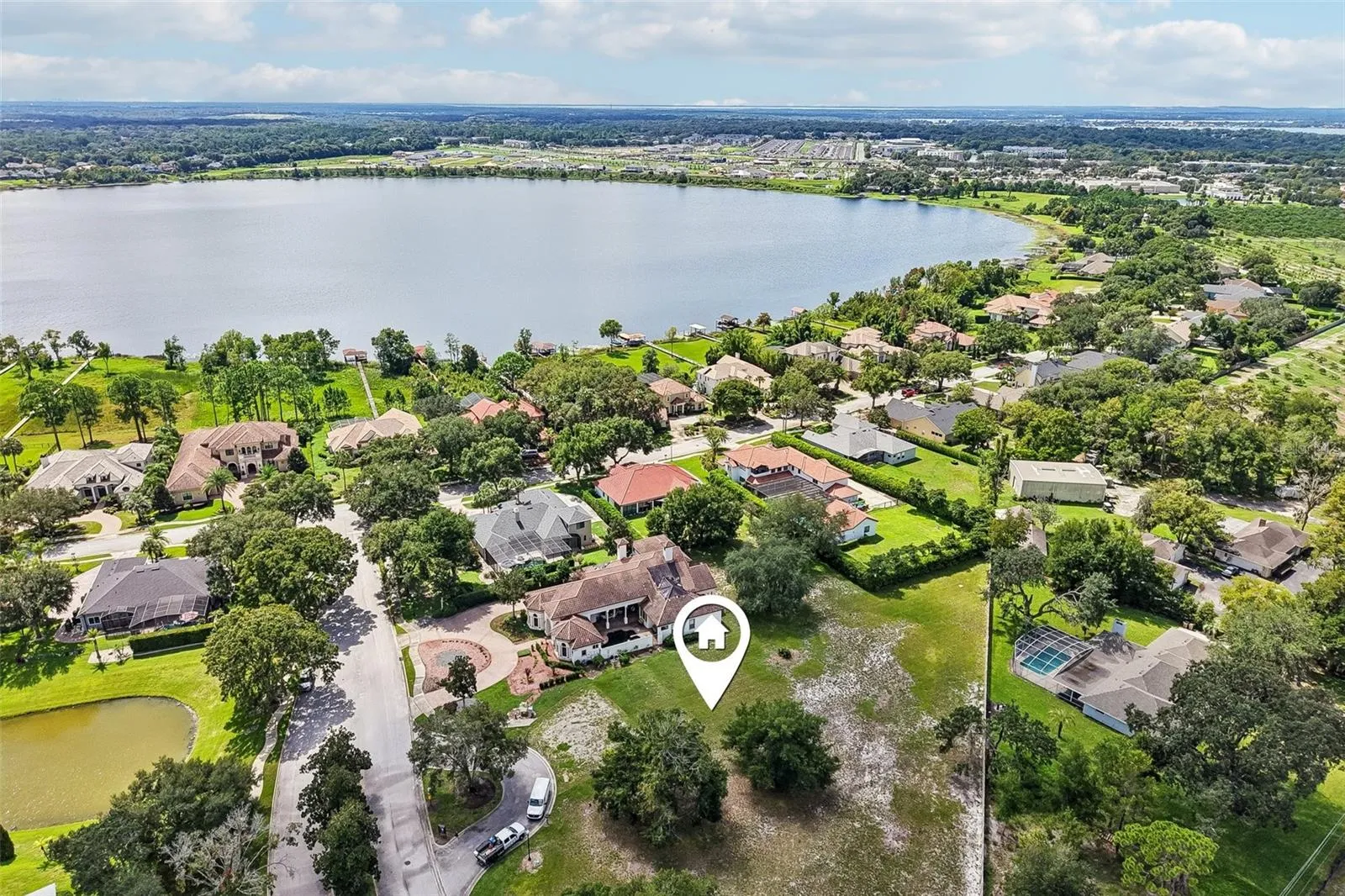 Build your dream home and live the lake life!
