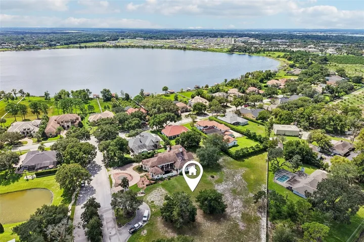 Build your dream home and live the lake life!
