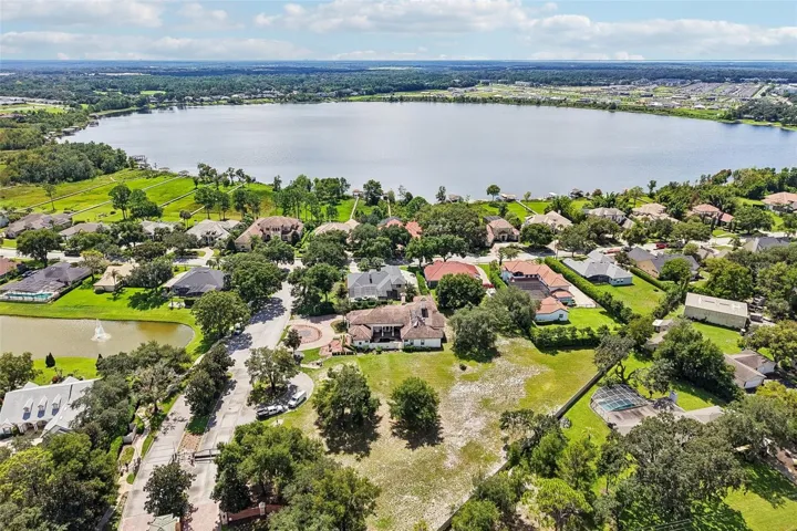 Loch Leven Lake serves at the perfect backdrop to this sought-after community.