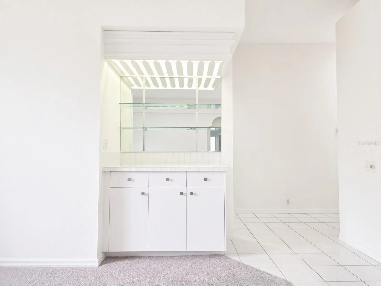 Built-in bar