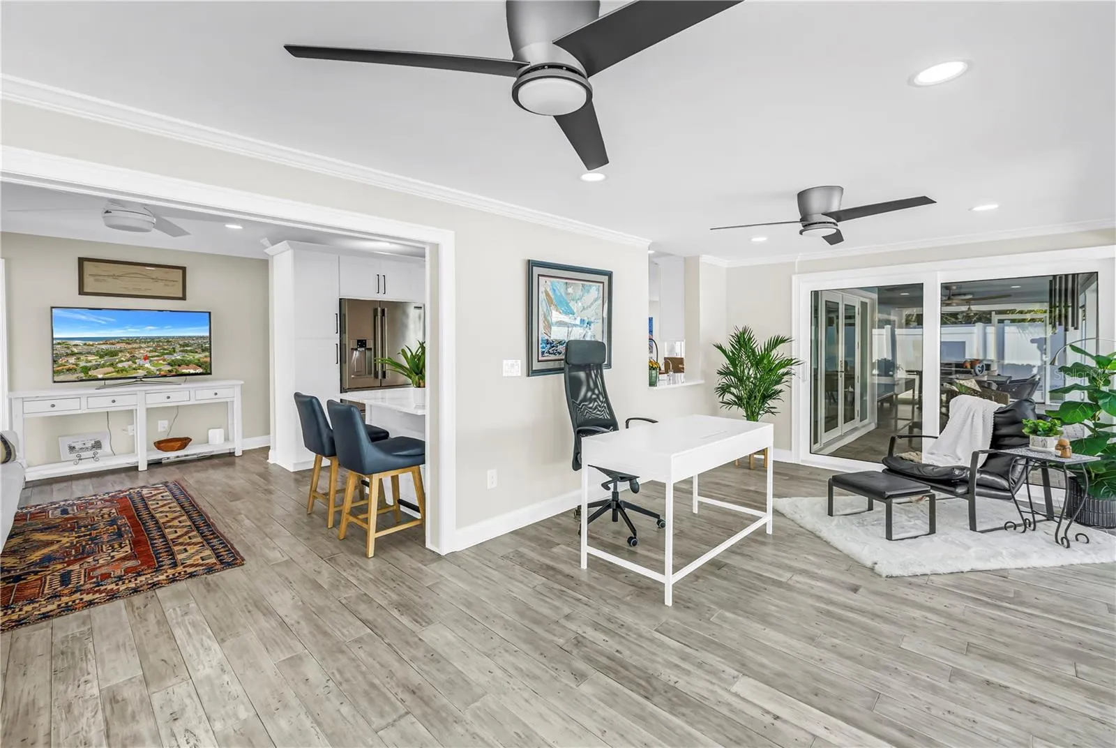 This Solarium/Florida Room is 11 x 23... great space to set up indoor/outdoor living.