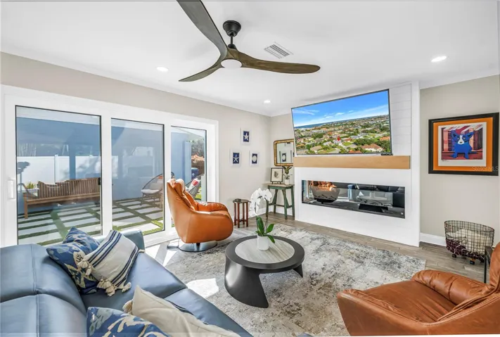 You are surrounded by the outdoors even as you snuggle up to the fireplace!