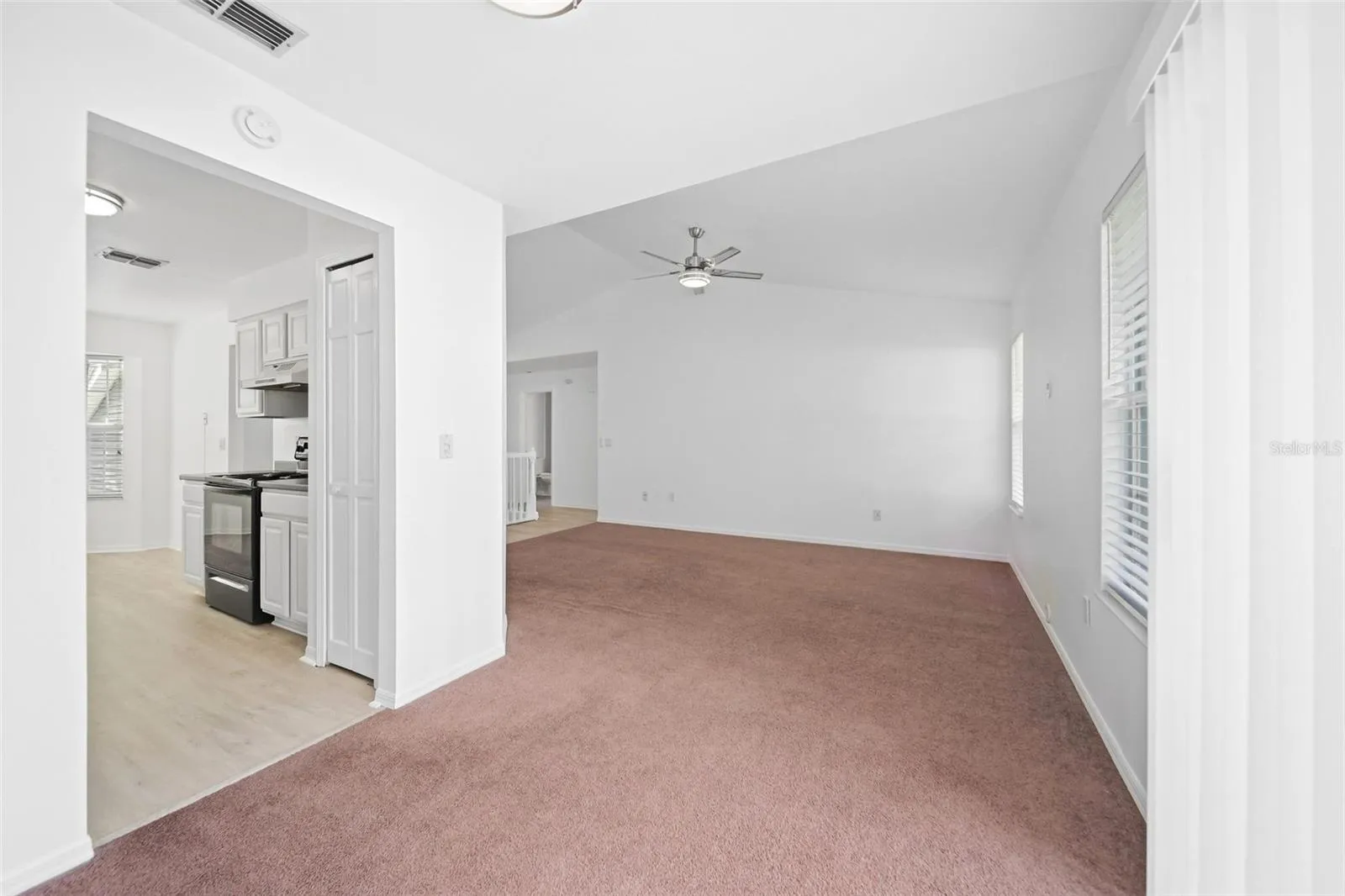 Living room &amp; Kitchen